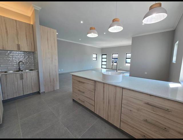 3 BEDROOM HOUSE FOR SALE IN SHELLEY POINT